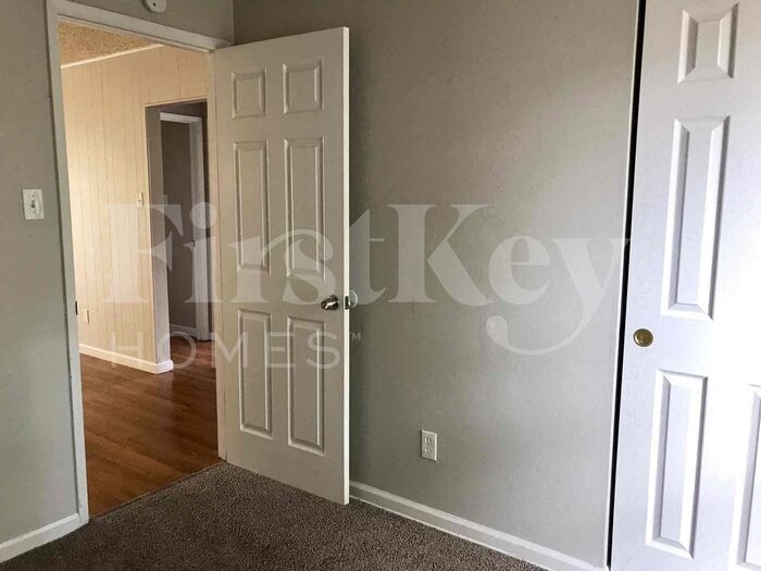 Building Photo - 6863 Foxbend Ct