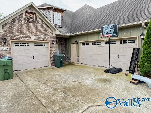 Building Photo - 2405 Rothmore Dr SW