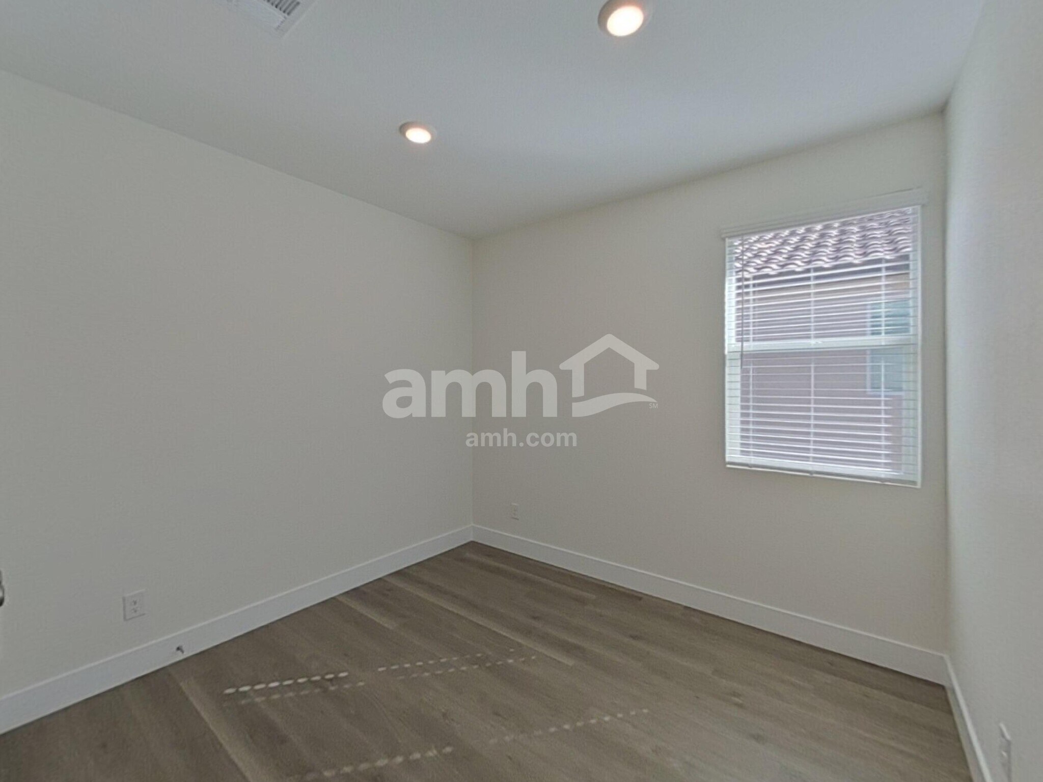 Building Photo - 901 English Primrose St