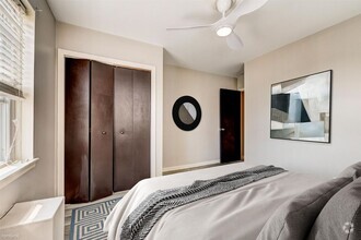 Building Photo - 2 br, 1 bath Triplex - 615 North 32nd Stre...