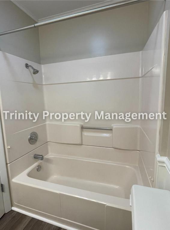 Building Photo - 305 Michael St