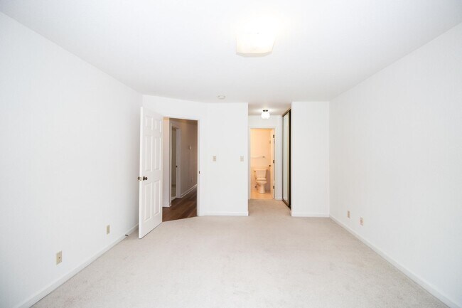 Building Photo - Spacious 3 Bed/2 Bath Flat with Stunning City Views | AMSI | Alexandr Metlinski