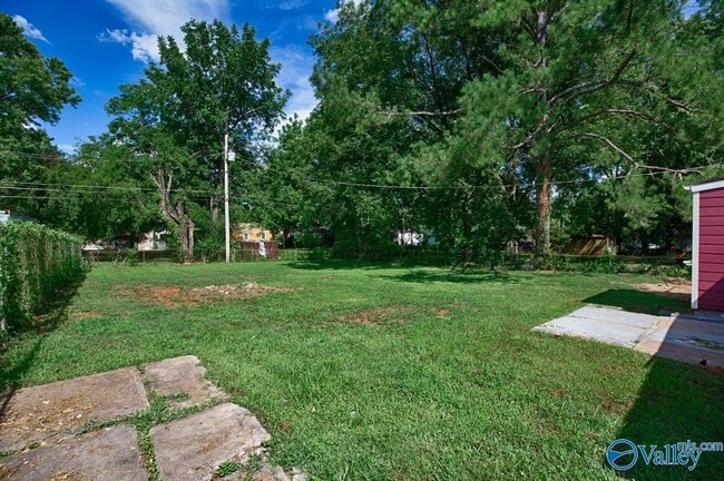 Building Photo - 908 Fairway Dr NW