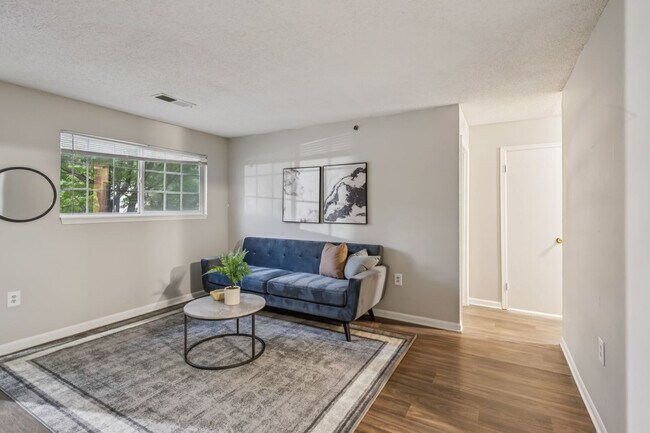 Primary Photo - 2430 Kenridge Pkwy