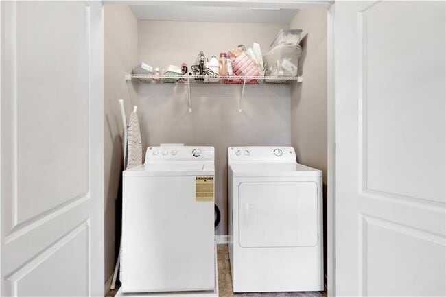 Building Photo - 5084 Whiteoak Terrace SE