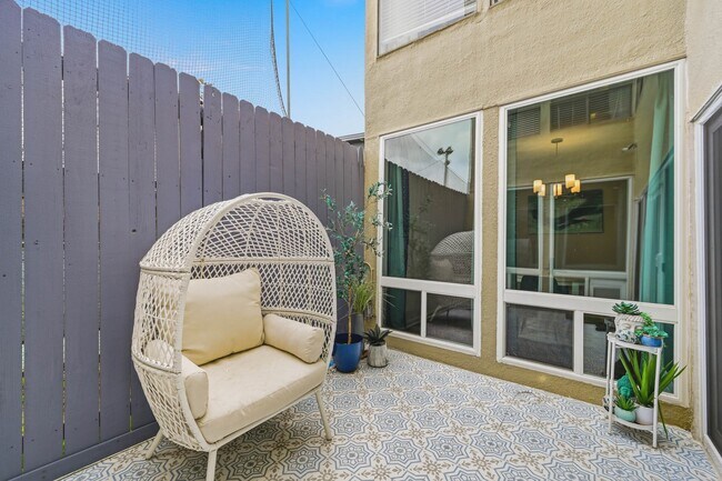Building Photo - 1116 Bering Dr