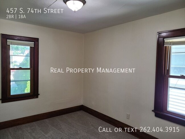 Building Photo - 457 S 74th St