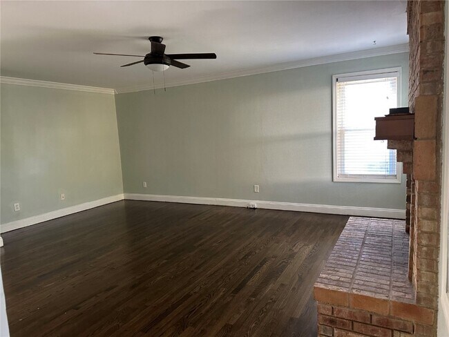 Building Photo - 16407 Westglen Farms Dr