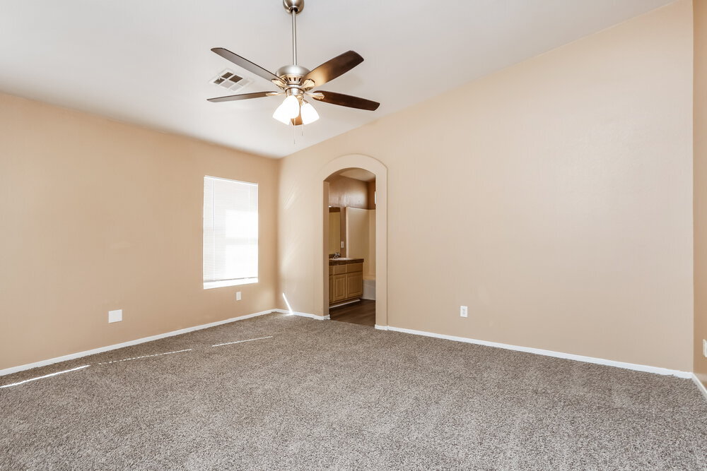 Building Photo - 1002 Emerald Stone Ave