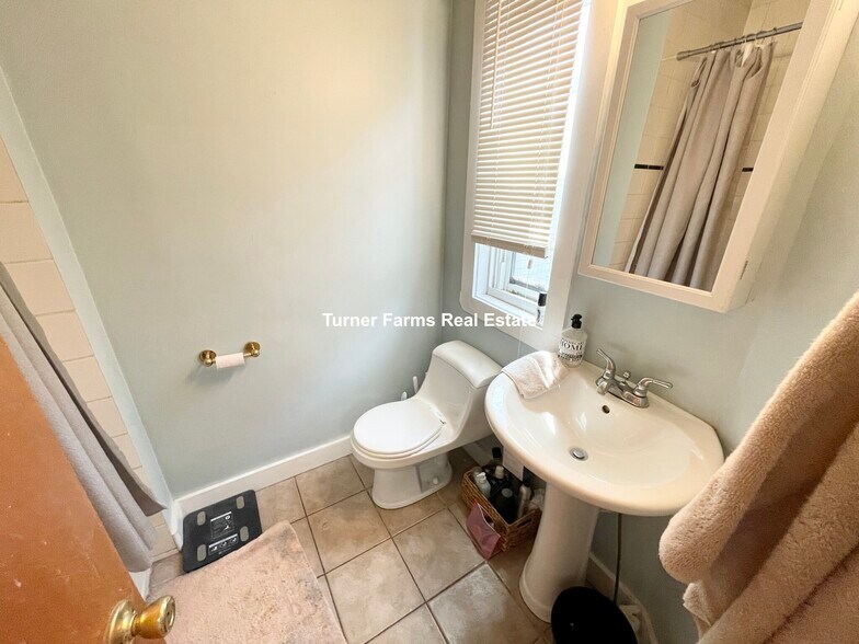 Building Photo - 44 Ward St