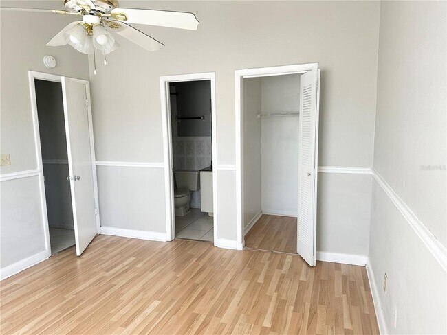 Building Photo - 2524 Woodgate Blvd