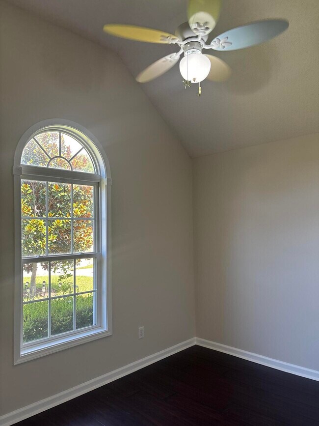 Building Photo - 20 Walden Cir
