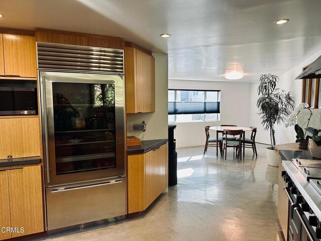 Building Photo - 3551 Dixie Canyon Pl