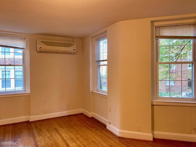 Building Photo - 2760 Devonshire Pl NW