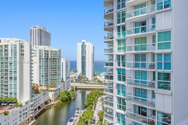 Building Photo - 16500 Collins Ave