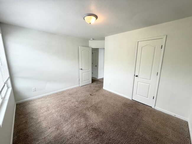 Building Photo - 8407 Highgate Dr