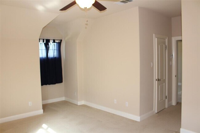 Building Photo - 7617 Menler Dr