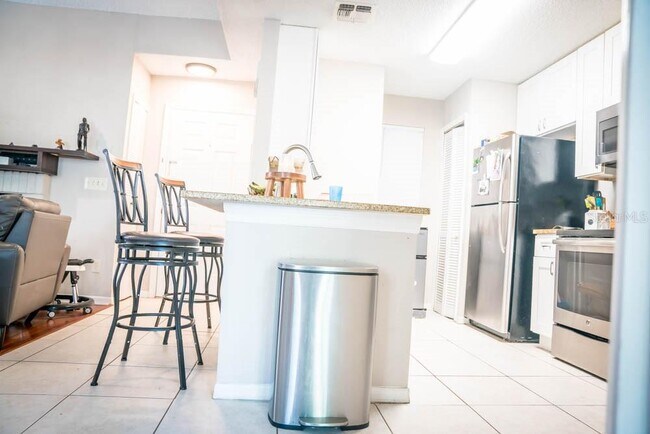 Building Photo - 605 Youngstown Pkwy