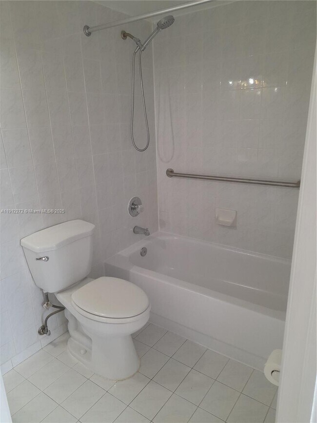 Building Photo - 551 NW 82nd Ave