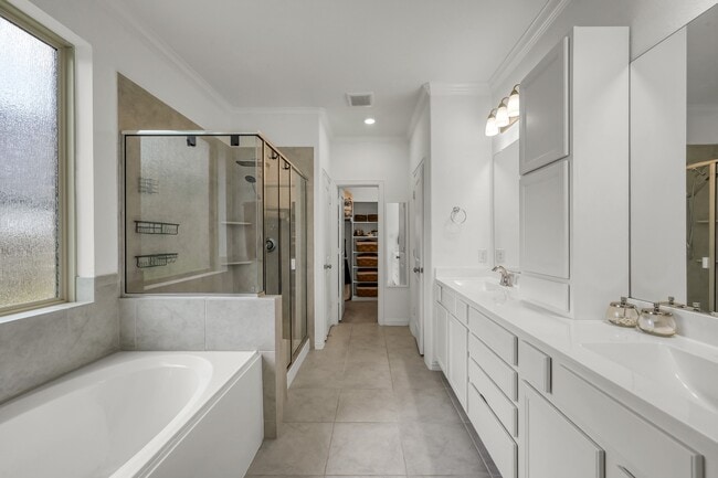 Building Photo - 508 Loft Ct