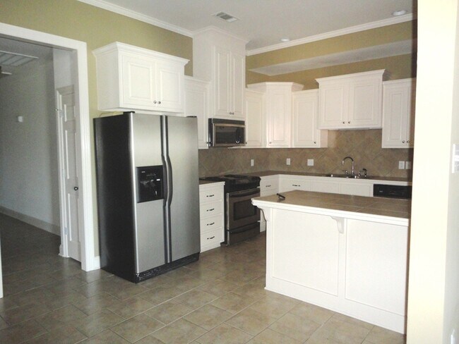 Building Photo - Shenandoah area 3BR/2BA house with dbl garage
