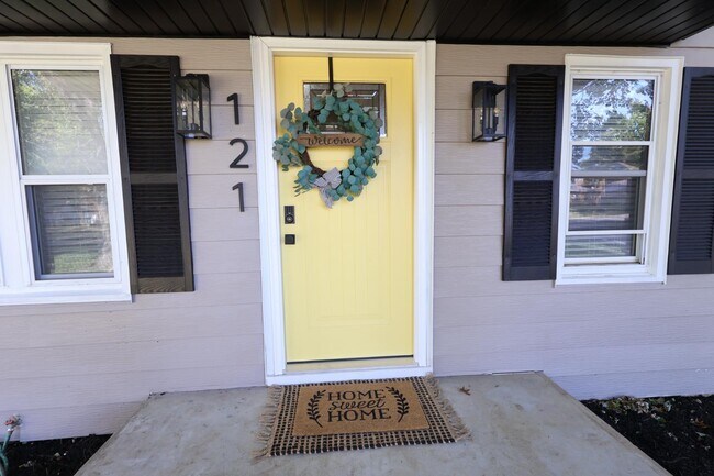 Building Photo - 121 Belt Ave