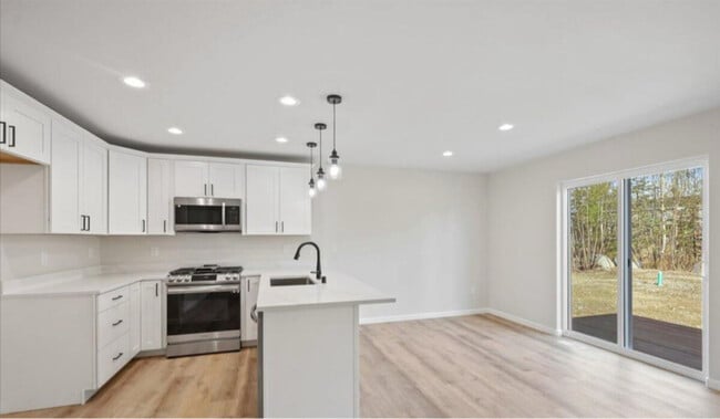 Building Photo - 323 Ashbrook Dr