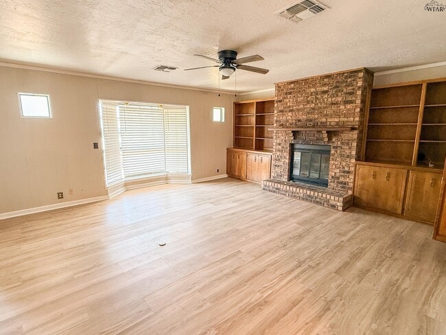 Building Photo - 4600 Belmount Dr