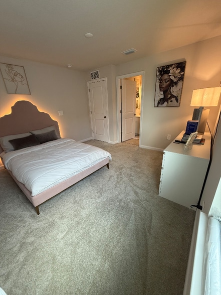 Building Photo - 12291 SW Forli Wy