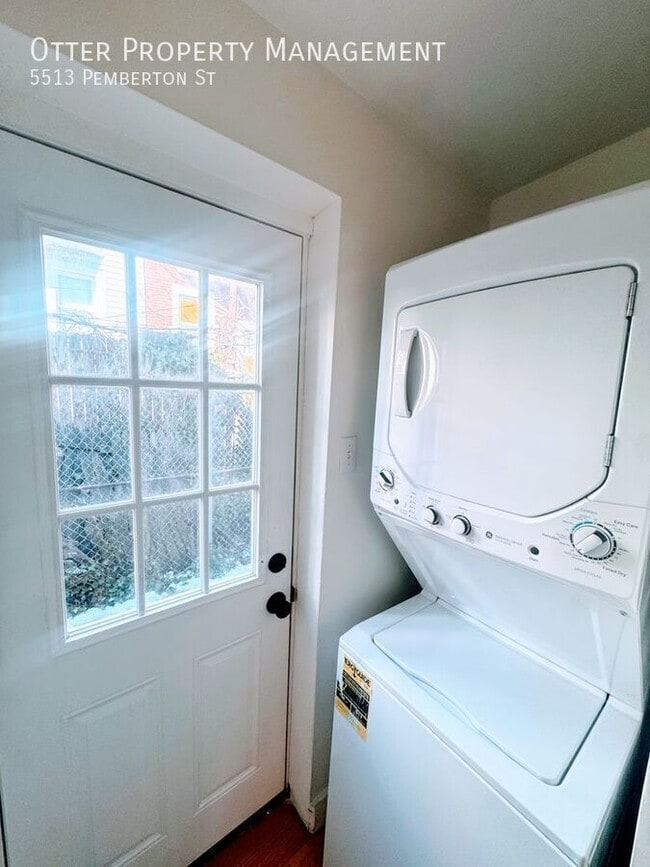 Building Photo - 5513 Pemberton St