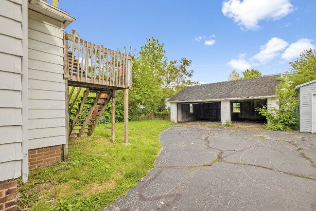 Building Photo - 1719 Mansfield Rd
