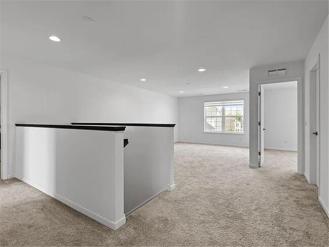 Building Photo - 5898 Urbandale Ct N