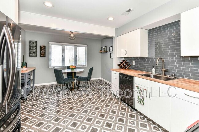 Building Photo - 2318 Glade Bank Way