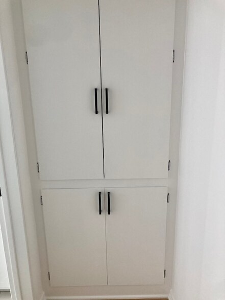 Building Photo - 827 7th St