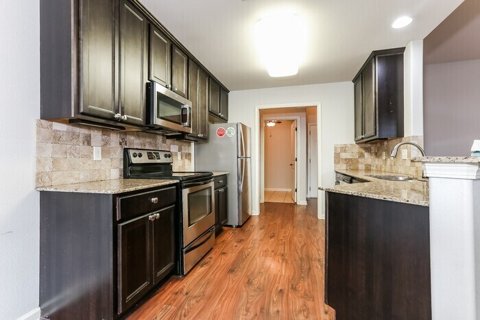 Building Photo - 7007 N Haven Dr