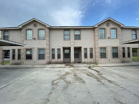 Building Photo - 1502 W Kiwi
