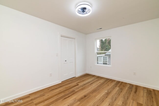 Building Photo - 3412 Ashland Ave