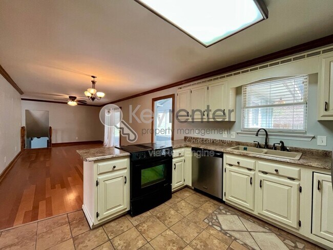 Building Photo - 4704 Privateer Rd