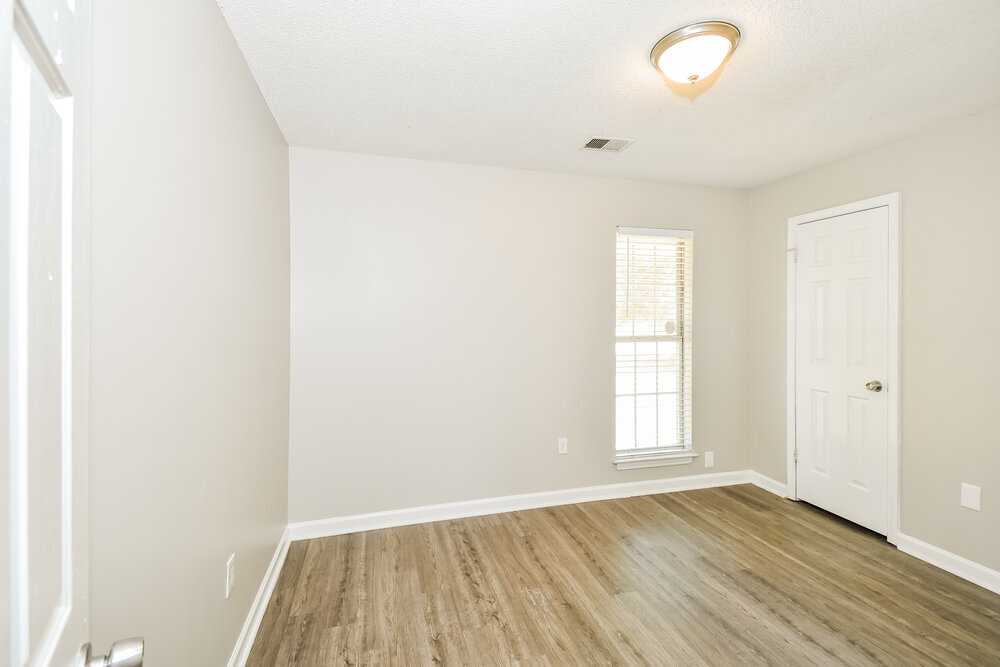Building Photo - 7083 Layne Dr