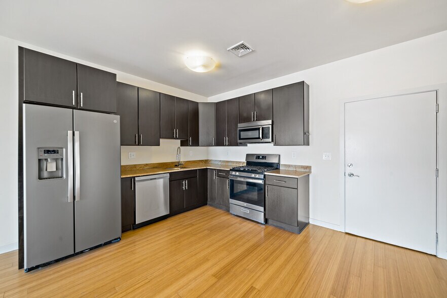 Building Photo - 1140 Shackamaxon St