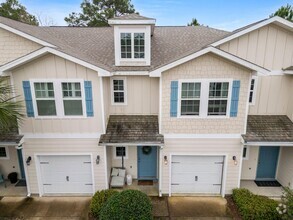 Building Photo - 20 E Shady Oaks Dr