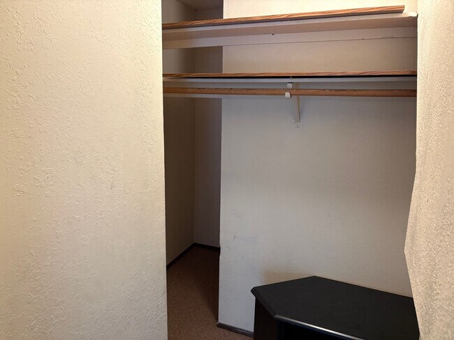 Building Photo - 2 bedroom plus loft condo with carport