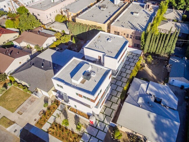 Building Photo - 148 S Madison Ave