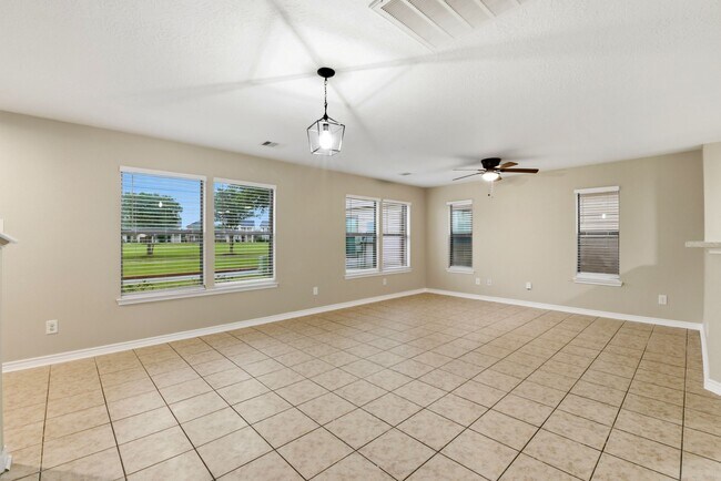 Building Photo - 1230 Grassy View Dr