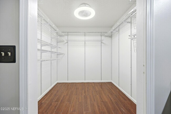 Building Photo - 14049 Broken Bow Dr N