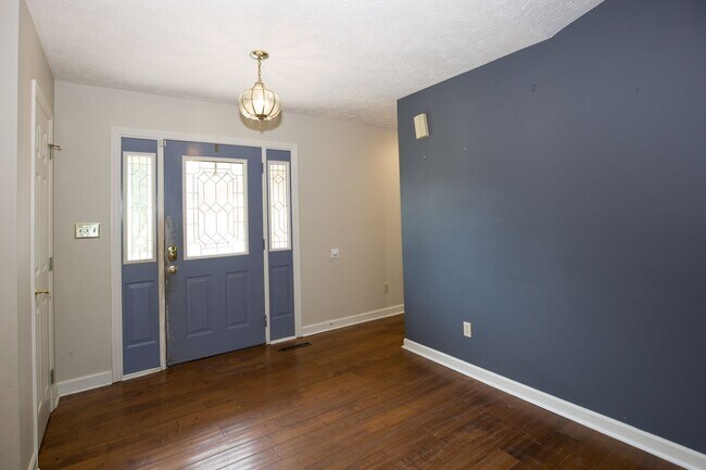 Building Photo - Beautiful 3 bedroom home in Woodlake