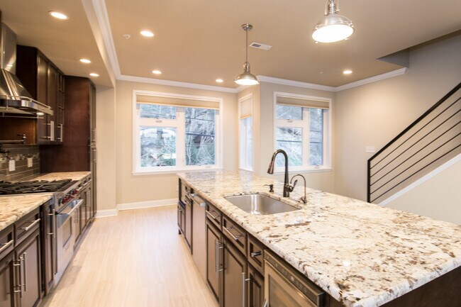 Building Photo - 4576 Silverwood St
