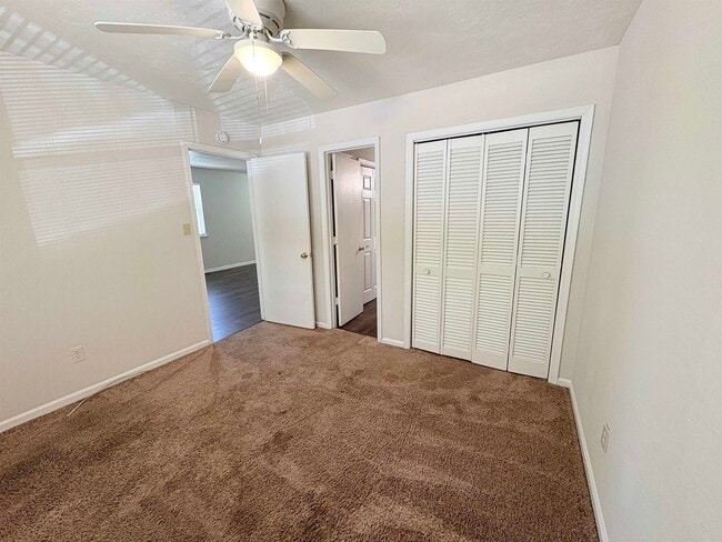 Building Photo - 2110 Golf Terrace Dr
