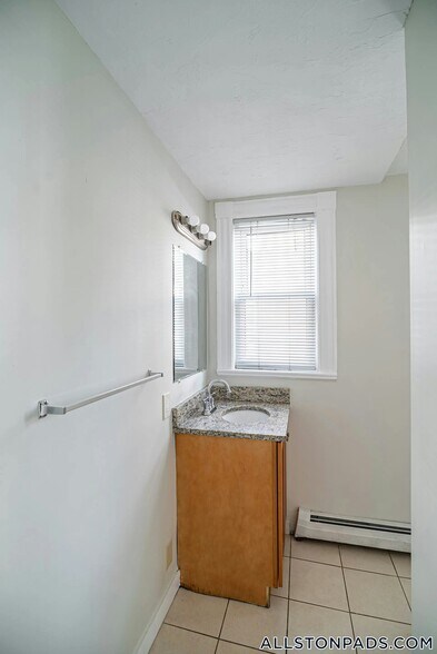 Building Photo - 6 Haskell St