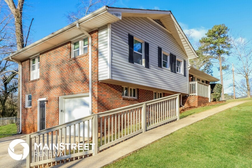 Building Photo - 145 Gurley Ln